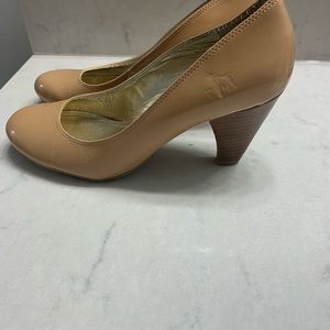 Kenneth Cole Reaction Tears Go By Nude heels size 7.5